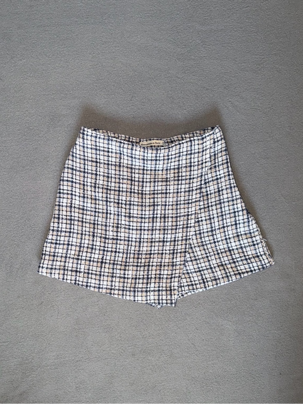 Abercrombie & Fitch Navy and Cream Plaid Mini Skort Size XS